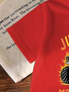 Bộ 2 món/Bộ trang phục in họa tiết đua xe cho bé trai, Áo thun cổ tròn màu đỏ thoải mái, thời trang đa năng, thường ngày + Quần đen, Bộ quần ngắn tay cho bé trai - Nhiều màu - Xem 4