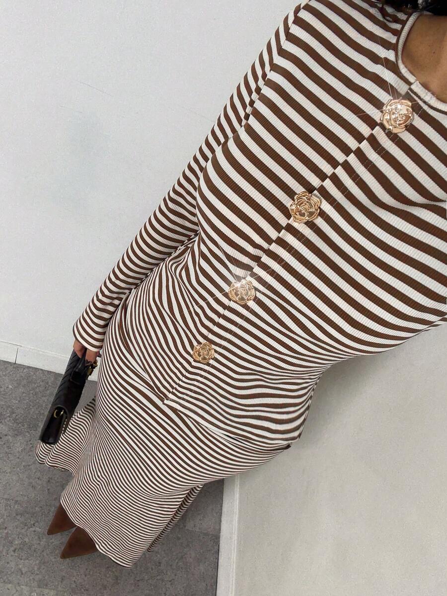 SHEIN Glamour 女士两件套：棕色条纹开襟上衣，饰有玫瑰纽扣；不对称下摆修身半身裙；简约风格，适合初秋休闲外出穿着。 - 棕色 - 查看 1