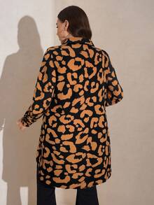 SHEIN LUNE 大码女式豹纹长袖单排扣休闲上衣 猎豹纹女式豹纹秋冬动物纹猎豹纹衬衫 - 棕色 - 查看 2