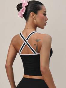 Dewbera Women's Seamless V-Neck Wide Strap Comfortable Breathable Seamless Contrast Color Camisole Crop Top Active Top Sporty Top Black Top Gym Tops Crop - Black - View 2