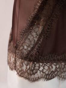 Avenya 薄纱蕾丝交叉不对称下摆吊带背心