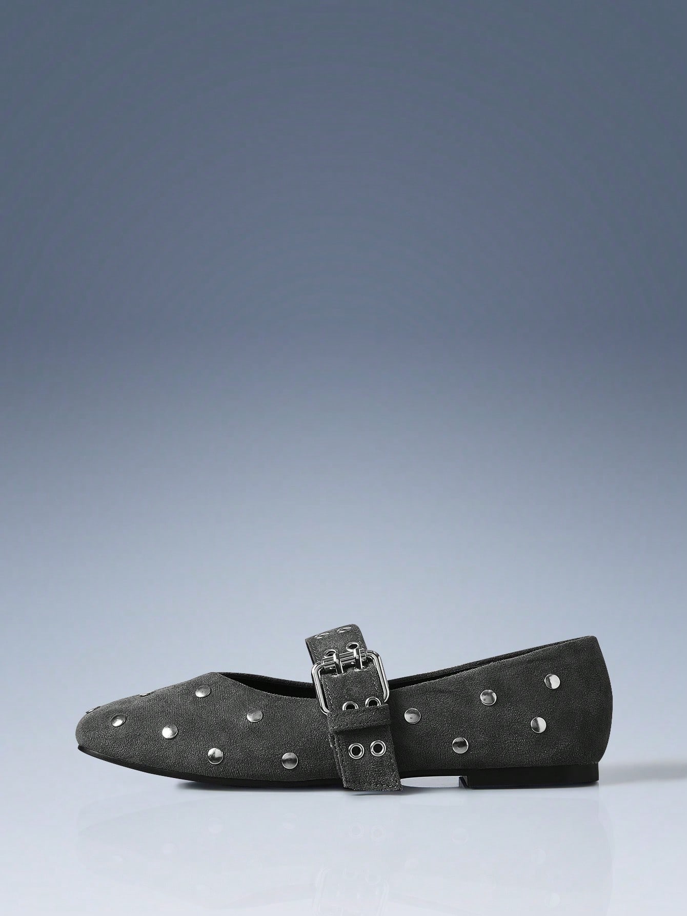 Rivet flat shoes