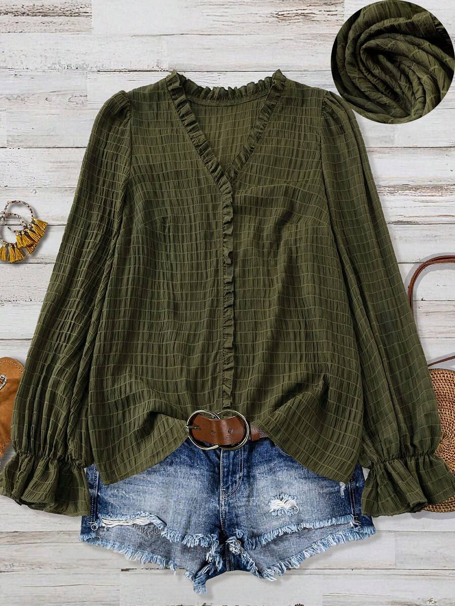 Linhara 大码女式纯色纹理V领荷叶边长袖宽松休闲上衣，面料柔软舒适，适合日常穿着。 - 軍綠色 - 查看 1