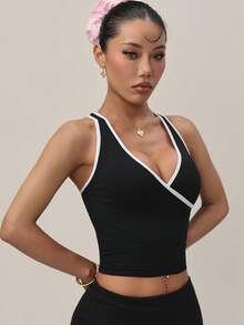 Dewbera Women's Seamless V-Neck Wide Strap Comfortable Breathable Seamless Contrast Color Camisole Crop Top Active Top Sporty Top Black Top Gym Tops Crop - Black - View 5