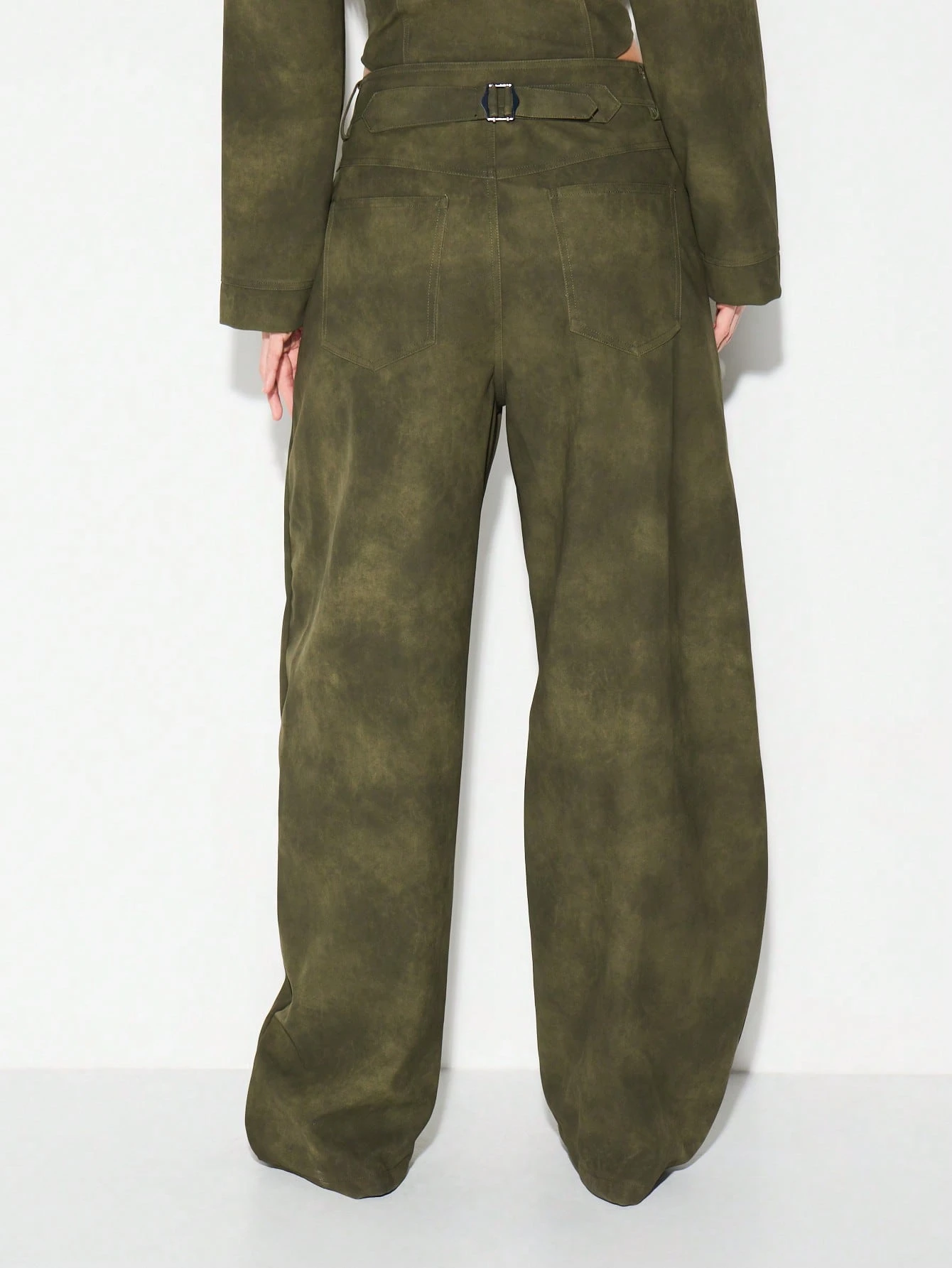 KIZN Spodnie zamszowe z szerokimi nogawkami i zapięciem na guziki