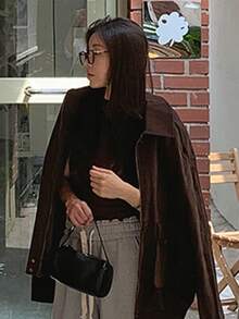 DAZY Dam höst/vinter rund halsad t-shirt med enkel linjedesign, figurnära och avslappnad passform - Brun - Visa 5