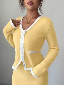 Elenzga 女士秋冬新款舒适针织卡其色V领长袖拼接高端蕾丝3D玫瑰优雅弹力腰百搭简约毛衣裙套装 - 鵝黃色 - 查看 4