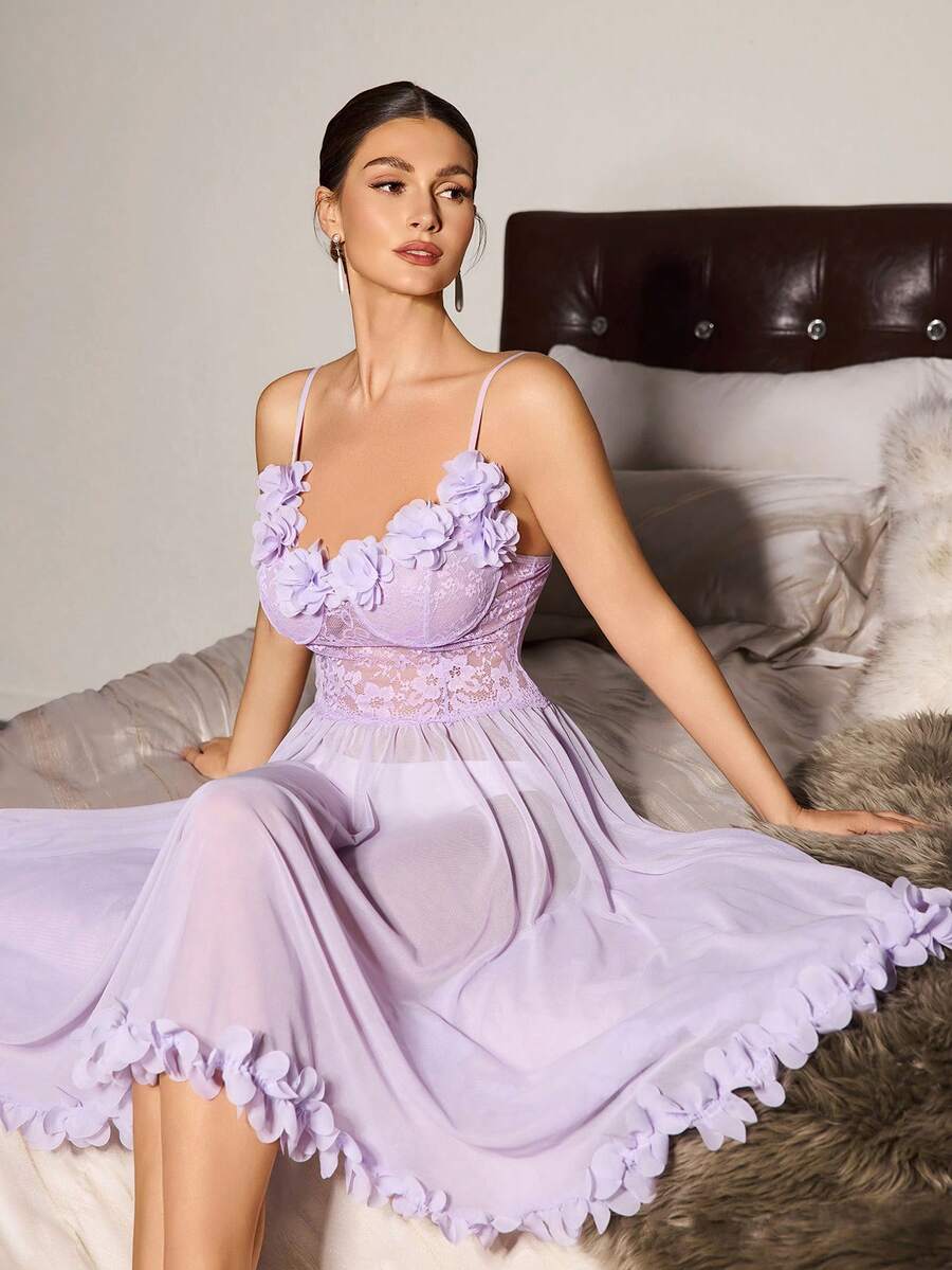 Slumberist 3D立体花卉装饰拼接蕾丝超大荷叶边网纱薄纱睡裙 - 淡紫色 - 查看 1