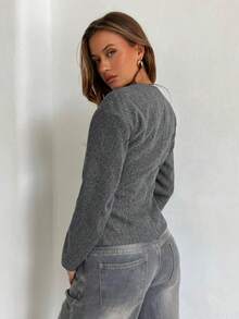 Aloruh Women's Fashionable French Retro V-Neck Raglan Sleeve Long Sleeve Grey Knit Shirt - Grey - View 3