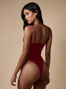 MISSGUIDED 可调节肩带蕾丝边连体衣，扇形领口和高开衩腿部设计，打造时尚前卫造型 - 酒紅色 - 查看 2