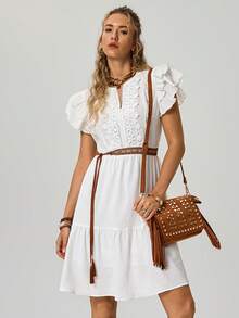 Freevana 女士夏季白色双层荷叶袖短款连衣裙，蕾丝边V领A字连衣裙，度假沙滩休闲碎花连衣裙，浪漫早春约会连衣裙 - 白色 - 查看 1