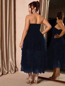 Cravure فستان نسائي أنيق بلا أكتاف من قماش الشبك ذو لون أحادي وتصميم غير منتظم، قصة A-line مناسبة للحفلات والنوادي والسهرات المسائية والخروجات والتصوير الفوتوغرافي - أزرق بحري - مشاهدة 2