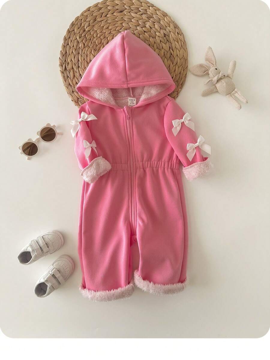 SHEIN 新生女宝宝可爱灰色连帽连体衣,简约百搭,适合室内、户外滑雪、日常穿着、运动、玩耍、聚会、拍照、圣诞节、秋冬季等场合。 - 粉色 - 查看 1