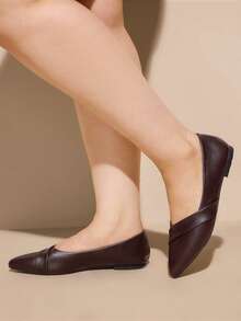 CUCCOO CURVES 女士休闲百搭通勤简约宽楦平底鞋 - 咖啡棕 - 查看 5