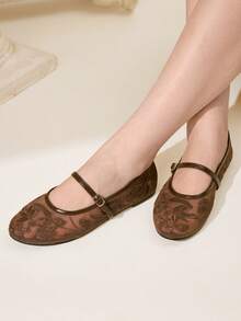 CUCCOO CHICEST 女士花卉刺绣搭扣设计休闲套脚乐福鞋 - 棕色 - 查看 5
