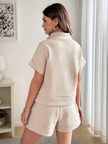 Easowa Bộ 2 món đồ thể thao thường ngày cho nữ, áo hoodie tay ngắn có khóa kéo và quần short có túi rút ở eo, vải họa tiết, thoải mái và thanh lịch, phong cách đi làm, mùa thu/đông - trắng - Xem 6