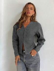 Aloruh Women's Fashionable French Retro V-Neck Raglan Sleeve Long Sleeve Grey Knit Shirt - Grey - View 6