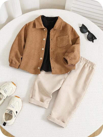 三件套包括：黑色T恤、休闲可爱灯芯绒外套、黑色高领T恤、松紧腰休闲裤、针织长袖上衣