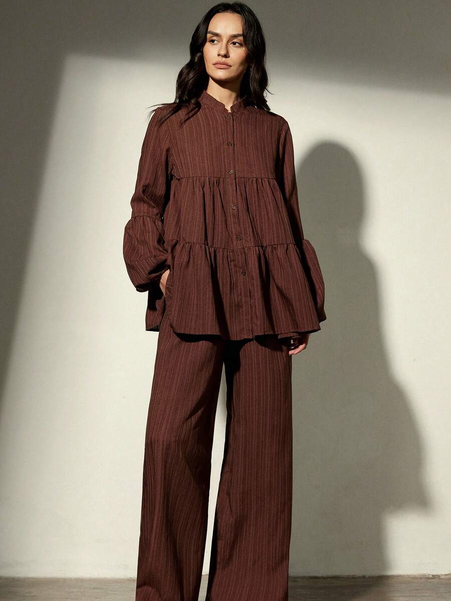 Aveloria Modichic 休闲立领荷叶边泡泡袖上衣和松紧腰阔腿口袋裤两件套 - 棕色 - 查看 1