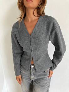 Aloruh Women's Fashionable French Retro V-Neck Raglan Sleeve Long Sleeve Grey Knit Shirt - Grey - View 9