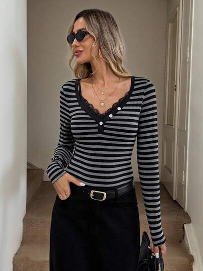 Easowa Camiseta casual de mujer con cuello en V, encaje de contraste y mangas largas a rayas