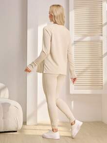 SHEIN 2 piezas Conjunto de enfermería - Top de manga larga de cuello redondo de unicolor y pantalones largos - Caqui - Ver 2