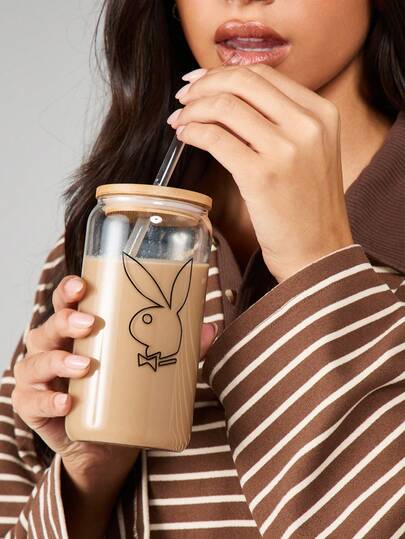 Missguided x Playboy Glasburk med bambulock och sugrör - Iskaffe Cold Brew-glas med kaninlogotyptryck