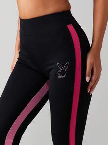 Missguided x Playboy Ensemble de soutien-gorge de sport et leggings avec bordure contrastée et logo lapin. Tenue de sport