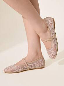 CUCCOO CHICEST 女士花卉刺绣搭扣设计休闲套脚乐福鞋 - 香檳色 - 查看 4