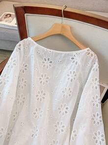 GlowEve CURVE 大码女式优雅纯色圆领流苏系带镂空刺绣灯笼袖宽松休闲衬衫 - 米色 - 查看 8