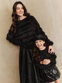 SHEIN 女童黑色时尚亲子装，流苏设计套头卫衣，条纹常规款上衣，适合通勤、秋冬季节穿着，母女装（2 件单独出售） - 黑色 - 查看 1