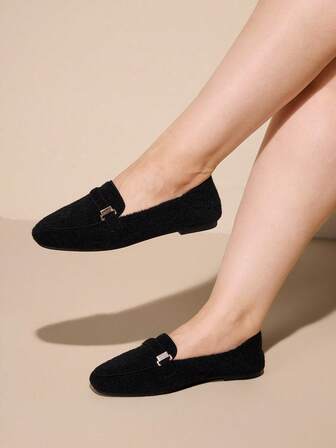 CUCCOO CURVES Women's Metal Decor Casual Commuter Flat Shoes For Christmas