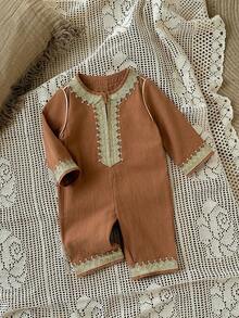 Bộ đồ liền thân màu kaki và ruy băng vàng đáng yêu cho bé trai sơ sinh - màu nâu - Xem 3