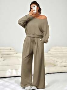 Solflare Plus Size Women Solid Color Asymmetric Neck Long Sleeve Sweatshirt And Pants Casual 2 Pieces Set - Khaki - View 1