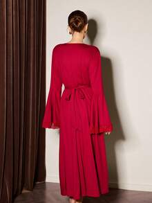 Slumberist Conjunto de pijama con camisola de encaje con contraste de escote pronunciado y bata de manga larga con lazo lateral, ropa de invierno - Burdeos - Ver 2