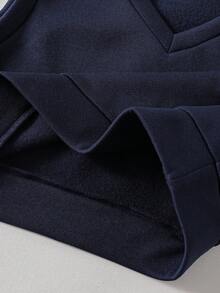 Mirajuku Set de 3 piezas de estilo escolar para niños: chaleco de punto de cuello en V azul marino, camisa de manga larga a cuadros azul y blanco, pantalones rectos color caqui con bordado de caballo blanco, look de campus elegante para primavera/otoño, versátil y elegante, pre-pedido - Azul - Ver 5