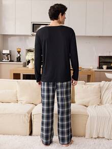 CoupledUp Conjunto de pijama para hombres con top de manga larga con cuello redondo y decoración de parche, y pantalones con estampado de parche