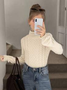 SHEIN Emery Rose Kids 女童纯色麻花针织高领毛衣，秋冬季，高领长袖针织毛衣，女童休闲不对称下摆套头衫，柔软保暖，适合冬季穿着，可爱复古，适合圣诞节，非常适合秋冬季休闲日常穿着和上学穿着，温暖舒适的长袖，非常适合休闲日常穿着和上学穿着，适合家庭度假穿着。 - 米色 - 查看 6
