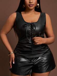 Slaydiva 2025秋冬新款，优雅休闲日常穿搭，适合约会、居家、音乐节、派对、街头风等场合，修身纯黑色，低领胸前系带，腰部褶皱设计，弹力PU多层面料，女士大码吊带背心 - 黑色 - 查看 1