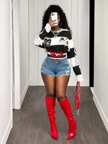 BamGleam Áo thun nữ dáng rộng tay dài hở vai in khẩu hiệu tương phản graffiti ngọn lửa tiếng Anh - Đen và trắng - Xem 1