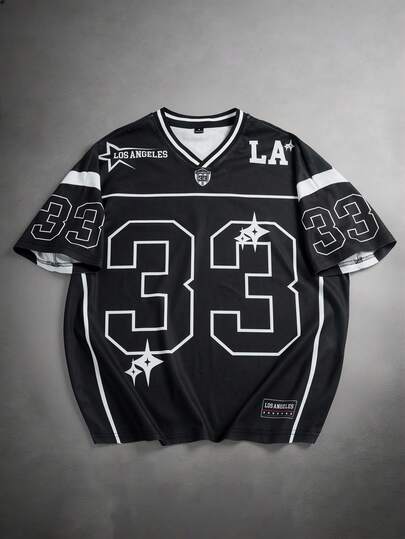 STYNVO Men's Street Academy Style, INS Matched With A High Street Hip-Hop Oversized Number 33 And "Los Angeles" Letter Digital Print Design Loose-Fitting Black And White V-Neck Short-Sleeve T-Shirt Jersey. This Shirt Features A Black And White Color-Block Design, A Badge Logo, And Star Elements, Making It Suitable For All-Season Wear. It Embodies Street Rock Aesthetics And Is Perfect For Music Festivals And Everyday Outfits, Making It An Excellent Gift For Boyfriends Or Husbands. This Style Aligns With Streetwear Influenced By Y2K Fashion. Men's Summer 33# Number Print Short Sleeve T-Shirt , Sports Jersey , Y2k Men Shirt