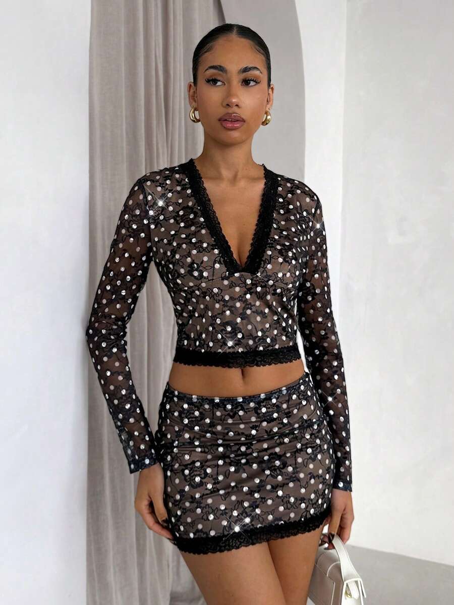 SHEIN Glamour 蕾絲黑白波點深V領長袖上衣 + 緊身迷你裙 2件套,秋季 70年代舞廳夜店派對迪斯可透視網紗 - 黑色 - 查看 1