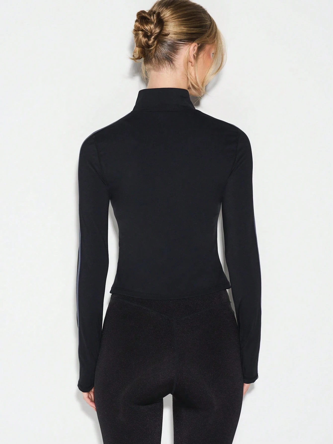 KIZN Trainingsjacke mit durchgehendem Reißverschluss und Kontraststreifen