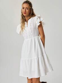 Freevana 女士夏季白色双层荷叶袖短款连衣裙，蕾丝边V领A字连衣裙，度假沙滩休闲碎花连衣裙，浪漫早春约会连衣裙 - 白色 - 查看 6