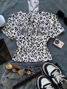 Resyla Camiseta cropped de gola redonda com estampa de leopardo Y2K NYC, estilo streetwear moderno, tecido macio e confortável para uso diário. - Branco - Ver 3