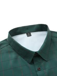 Manfinity Mode Áo sơ mi nam cỡ lớn kẻ caro tay dài cài cúc phía trước, kiểu dáng thường ngày, công sở, màu xanh lá cây, áo sơ mi nam trang trọng, áo sơ mi nam kẻ caro kiểu công sở, áo sơ mi nam màu xanh đậm. - Màu xanh lá cây đậm - Xem 6