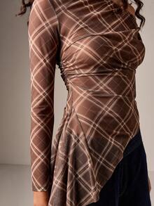 AiiRZ ملابس علوية نسائية بأكمام طويلة غير متماثلة الأكتاف مع تفاصيل ربطة الخصر، بطبعة مربعات، موضة الخريف - بني - مشاهدة 6