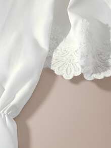 Modelyn 蕾丝边V领系带荷叶边袖口时尚女式白色衬衫 - 白色 - 查看 5