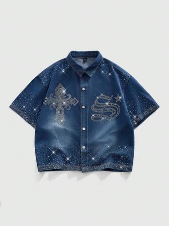 Street Life Camisa de mezclilla con botones delanteros y rhinestones de manga corta y estilo de moda para hombres