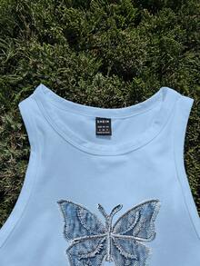 SHEIN EZwear Áo tank top ôm sát cổ tròn phong cách retro thường ngày, in hình bướm xanh và chữ viết tay, thích hợp cho mùa hè và đi biển, dành cho nữ. - Màu xanh lam - Xem 4